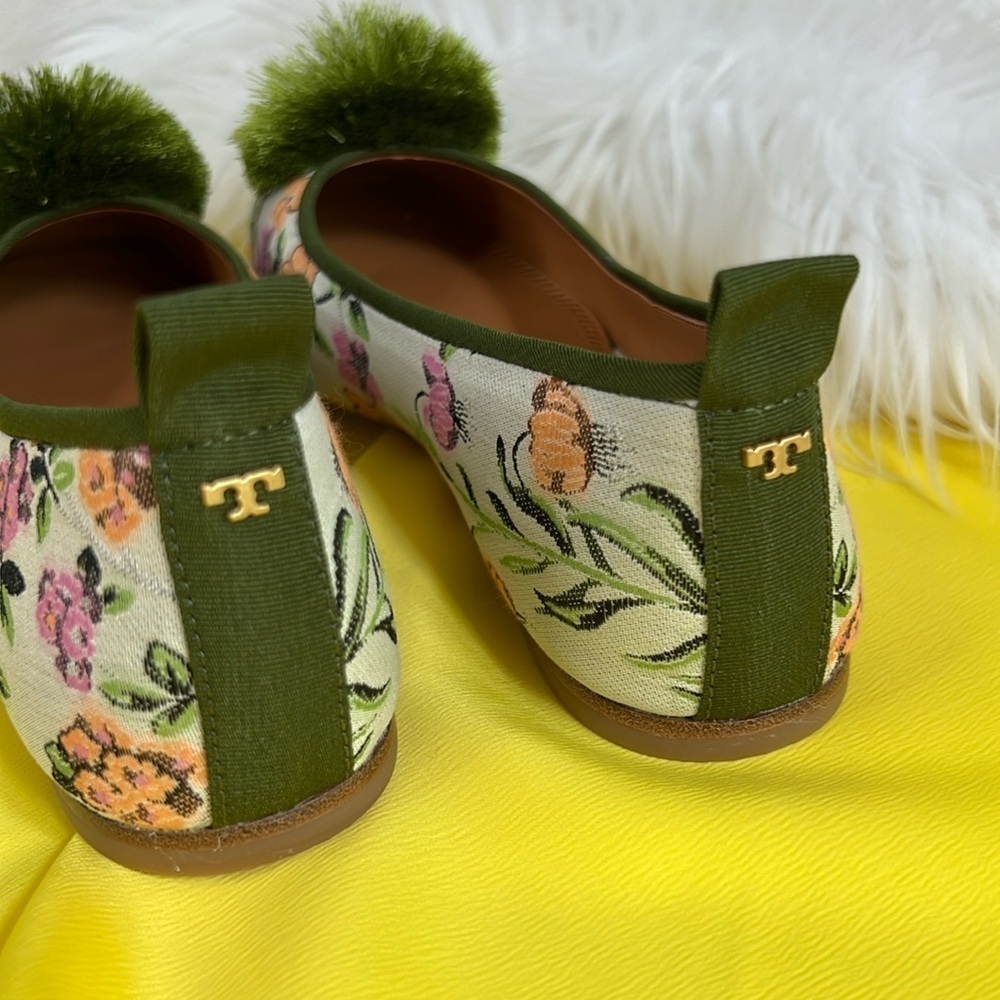 Tory Burch Pom Pom Satin Floral Ballerina Flats NWOB Size 6 Balletcore Unique - Picture 4 of 8